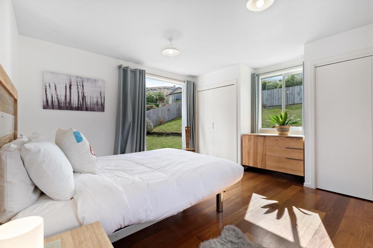 Lake And Mountain View Living Queenstown Exterior photo