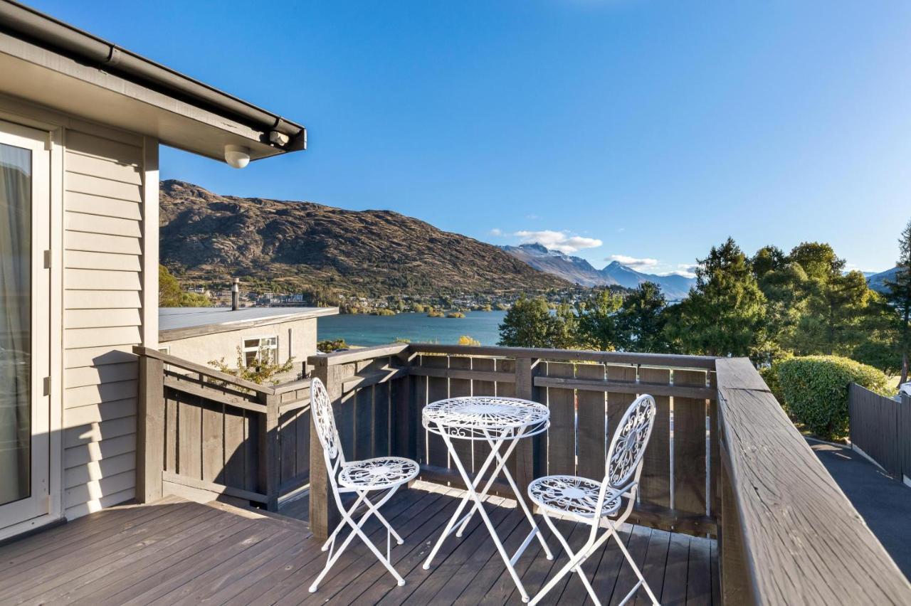 Lake And Mountain View Living Queenstown Exterior photo