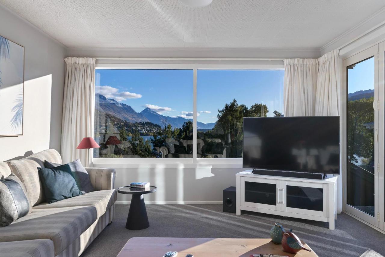 Lake And Mountain View Living Queenstown Exterior photo