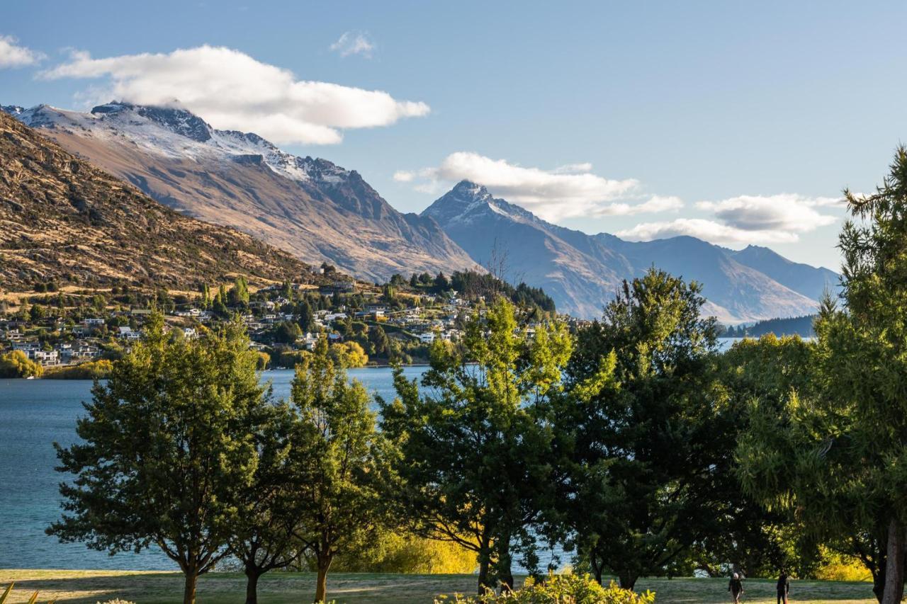 Lake And Mountain View Living Queenstown Exterior photo