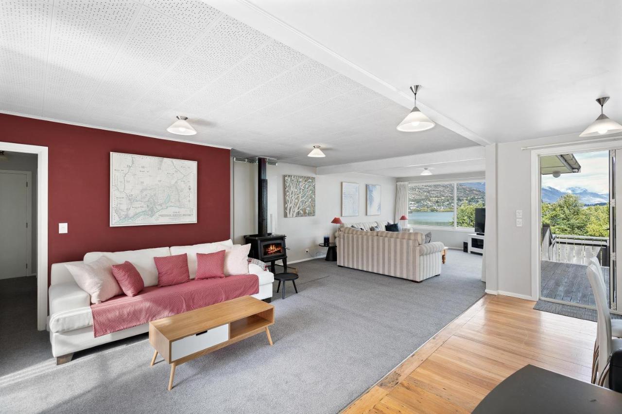 Lake And Mountain View Living Queenstown Exterior photo