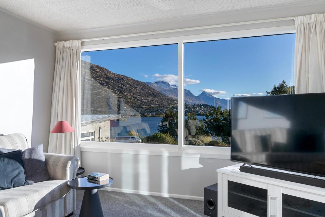 Lake And Mountain View Living Queenstown Exterior photo