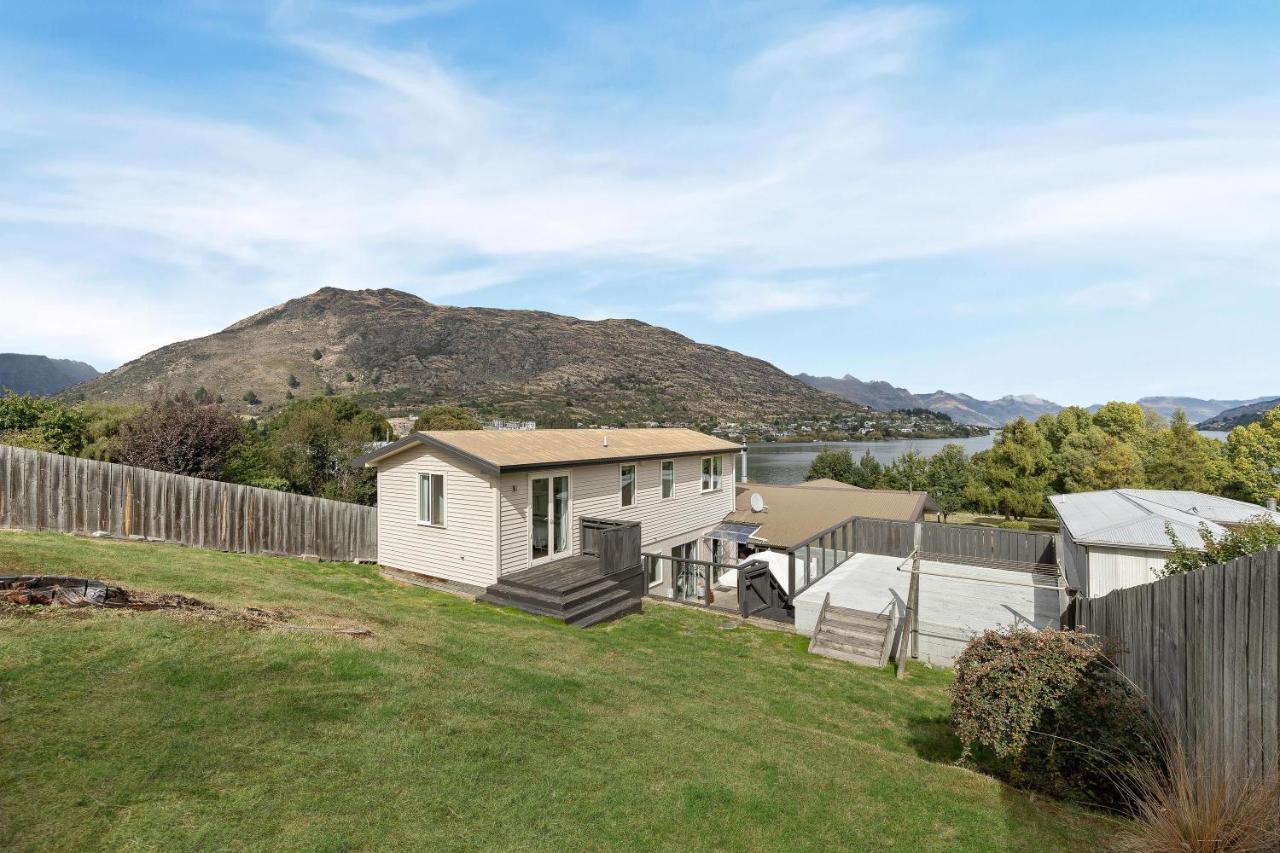 Lake And Mountain View Living Queenstown Exterior photo