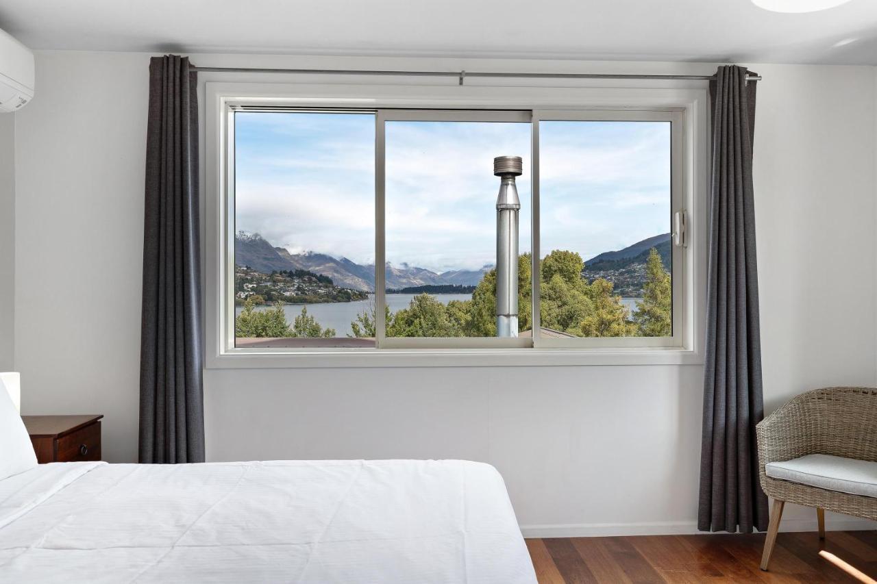 Lake And Mountain View Living Queenstown Exterior photo