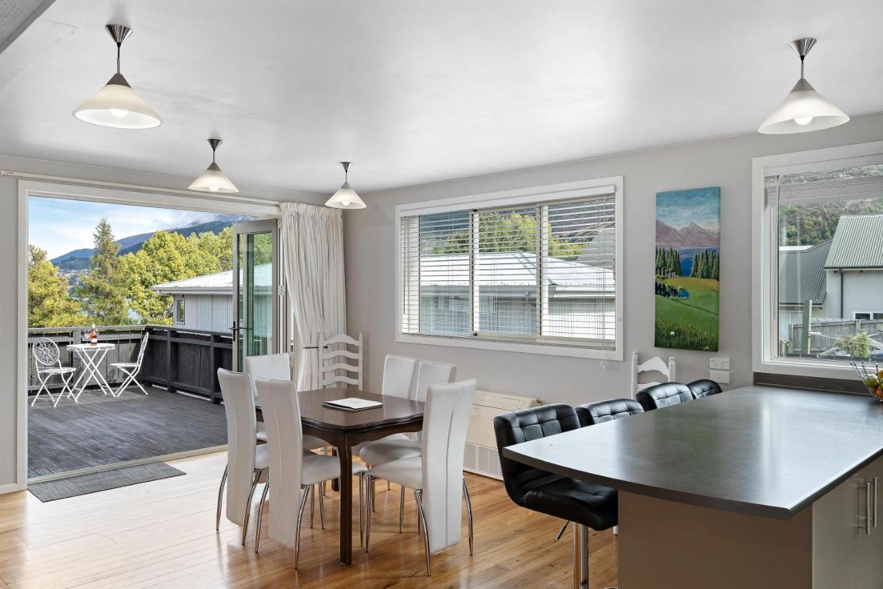 Lake And Mountain View Living Queenstown Exterior photo