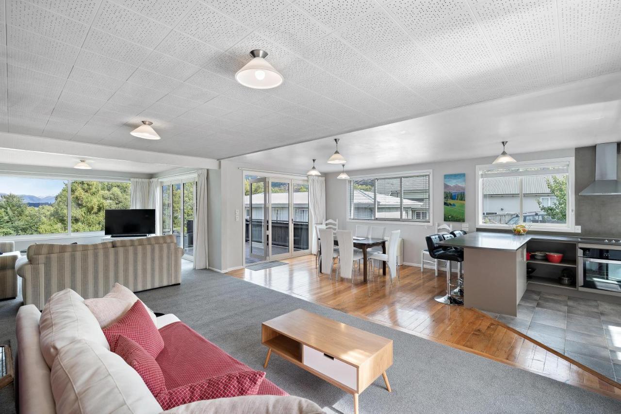 Lake And Mountain View Living Queenstown Exterior photo